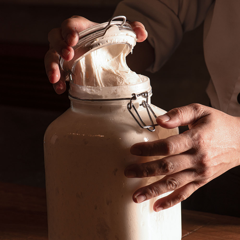 Sourdough Starter Natural Yeast Hanh Trinh Am Thuc Ngoan Muc Tai Nha Hang Epice Pullman Danang Beach Resort