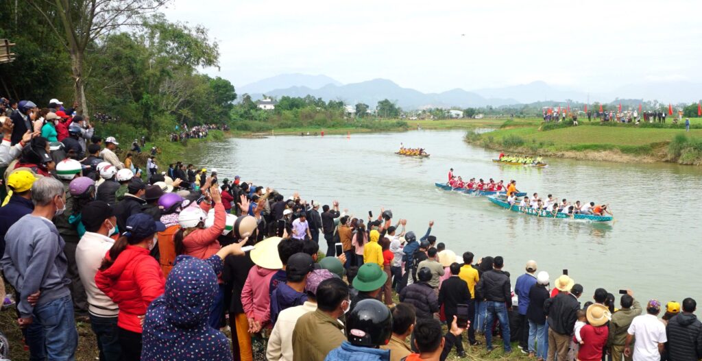 Dinh Lang Tuy Loan Hoa Phong Hoa Vang Da Nang 04