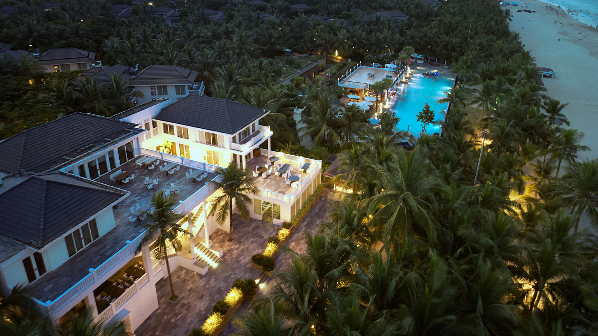 Premier Village Danang Resort RESTAURANTS AND BAR