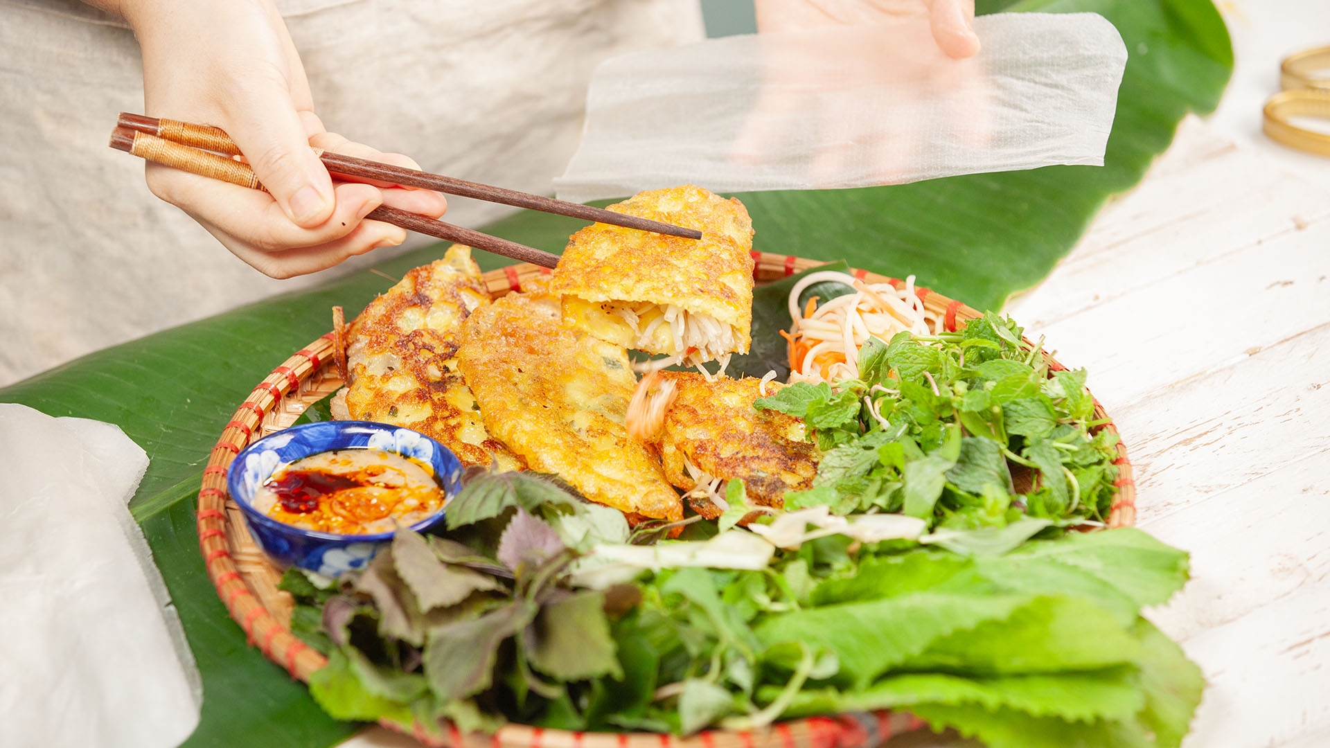 Vietnamese pancakes with shrimp and pork