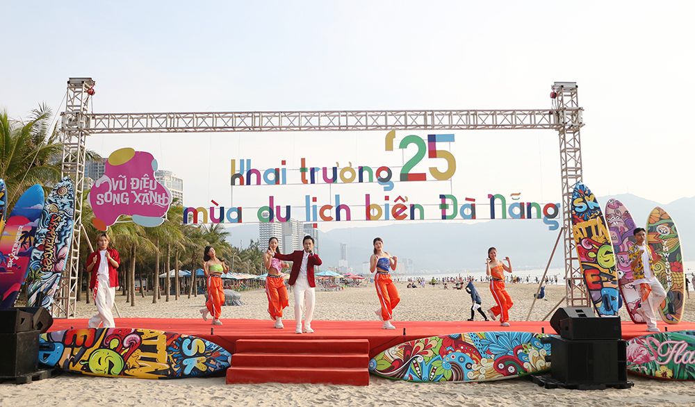 Khai trương mùa du lịch biển 2025