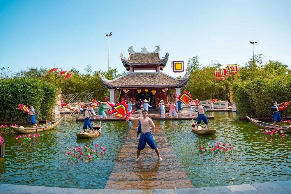 Mừng sinh nhật lên 7, mua 1 được 2 tại VinWonders Nam Hội An