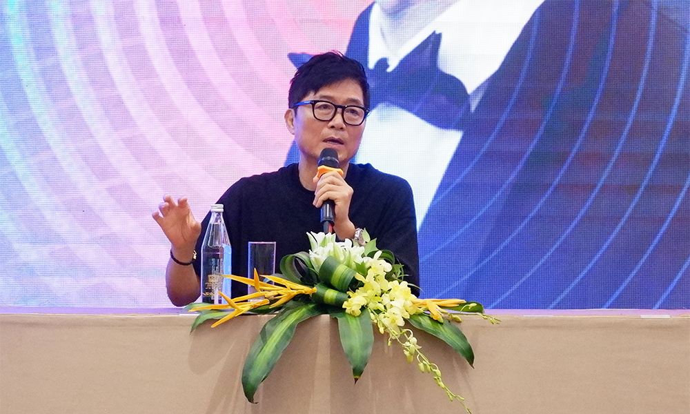 Đạo diễn Kang Je Kyu chia sẻ kinh nghiệm làm phim tại Lớp học điện ảnh chuyên sâu (Master Class)