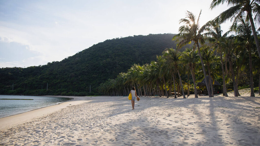 Các bãi biển tại Cù Lao Chàm; Beaches of Cu Lao Cham