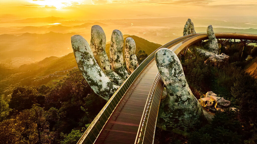 Cầu Vàng – Tuyệt tác giữa mây trời tại Sun World Ba Na Hills