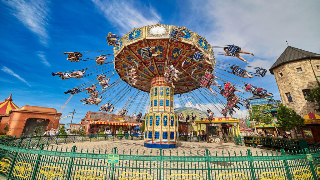 6.3. Đu bay diệu kỳ – Chuyến du hành vòng quanh thế giới tại Sun World Ba Na Hills