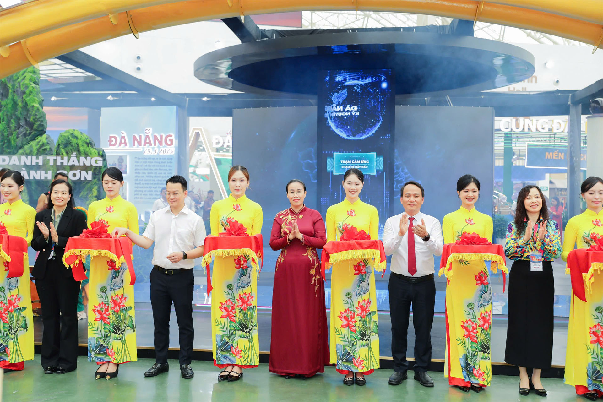 Khai mạc Gian trưng bày thành tựu kinh tế – xã hội thành phố Đà Nẵng tại Triển lãm thành tựu Đất nước “80 năm Hành trình Độc lập – Tự do – Hạnh phúc” nhân dịp kỷ niệm 80 năm Ngày Quốc khánh (02/9/1945 – 02/9/2025)