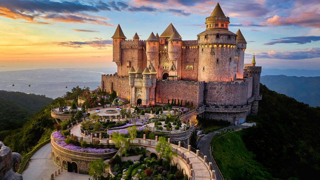 5.7. Lâu đài Mặt Trăng - Hành trình bước vào thế giới cổ tích tại Sun World Ba Na Hills