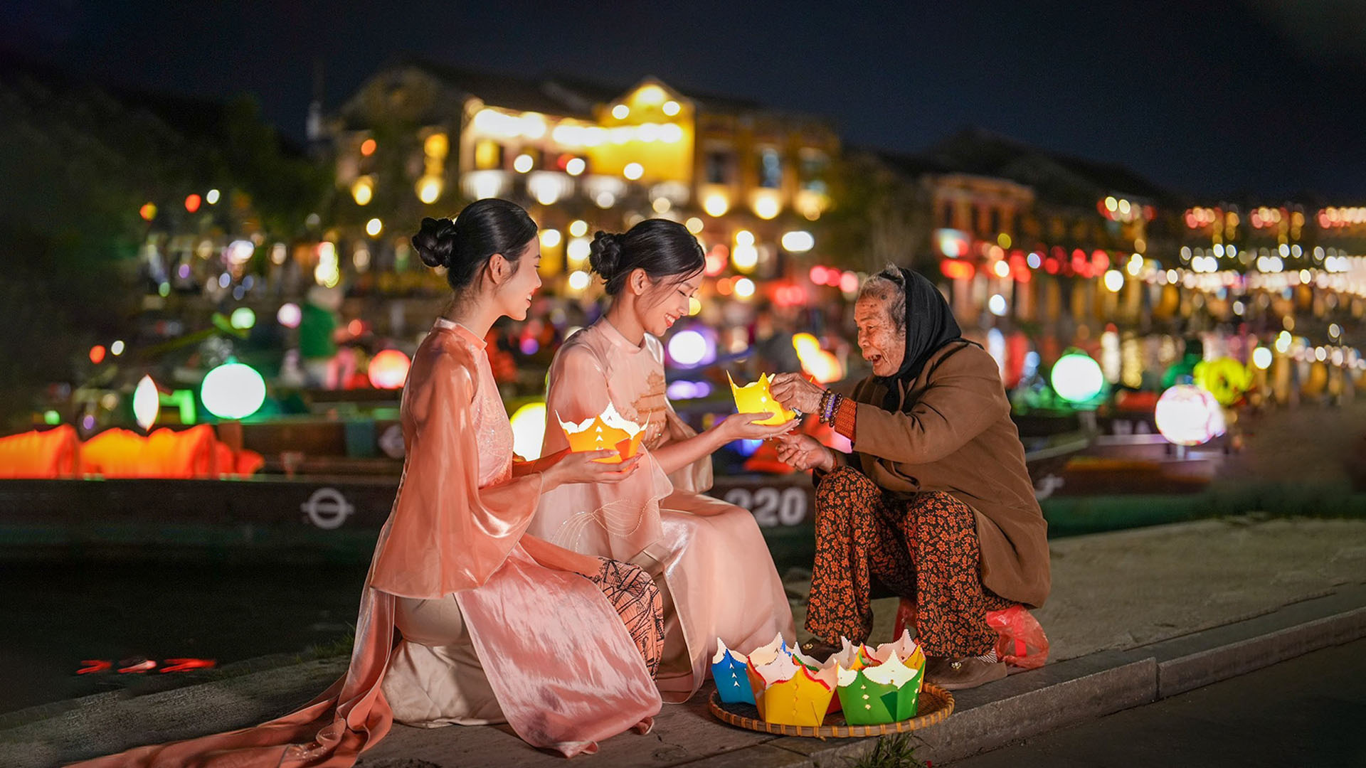 Đêm rằm phố cổ