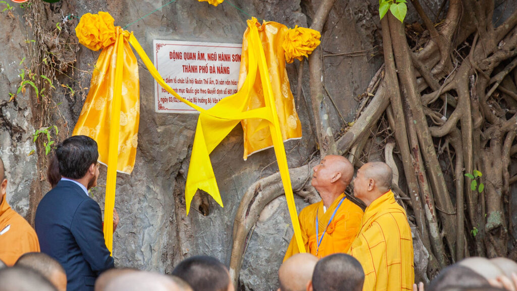 The Avalokitesvara Festival at Marble Mountains 3