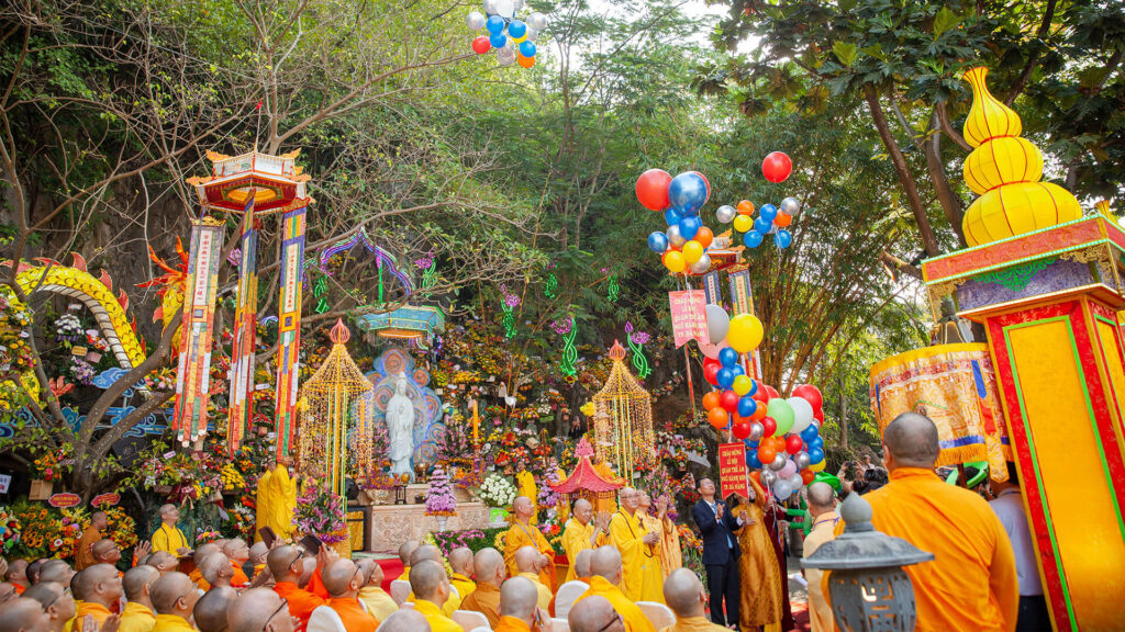 The Avalokitesvara Festival at Marble Mountains 2