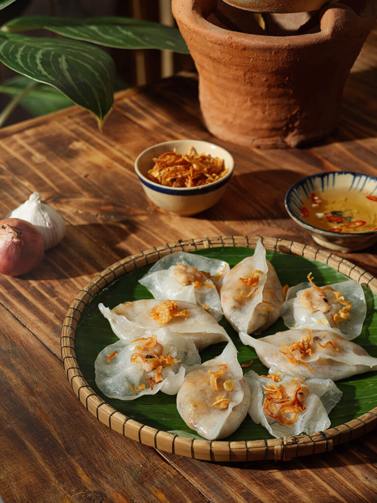 Bánh bao bánh vạc Hội An 2; White Rose Dumplings (Banh Bao Banh Vac) Hoi An