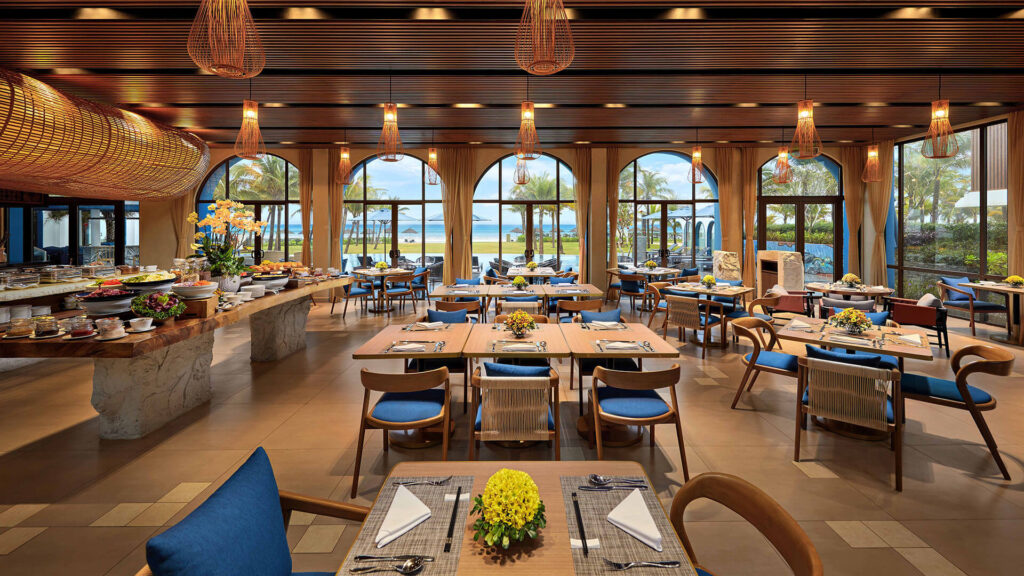 Không gian trải nghiệm ẩm thực đẳng cấp của nhà hàng Royal Shore Restaurant