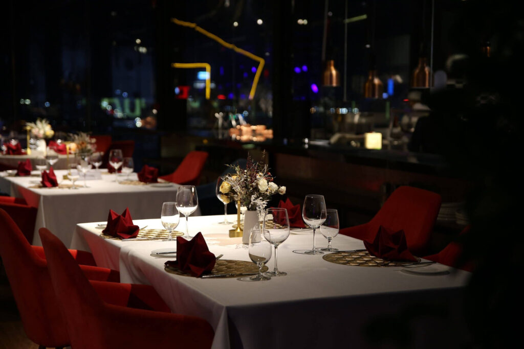 Tuần Lễ Nhà Hàng Việt Nam - Mùa Thu 2025; F29 GOLDEN BEEF & SKY BAR 1