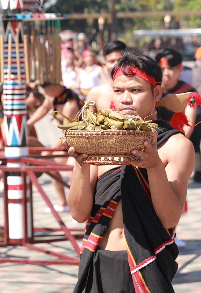 Nghi lễ dựng cây Nêu 2