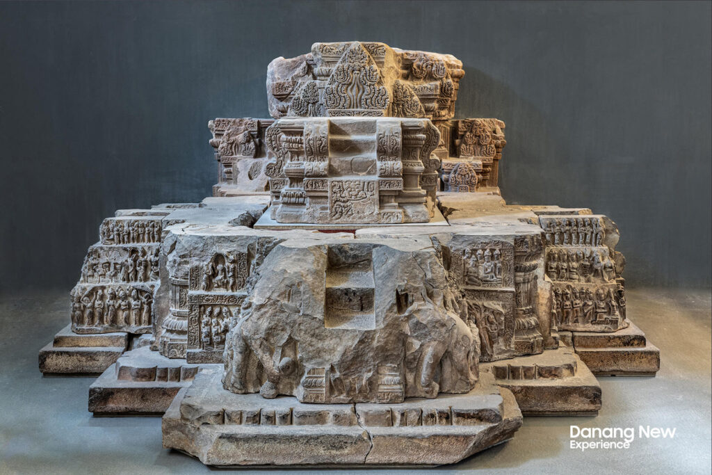 ĐÀI THỜ ĐỒNG DƯƠNG