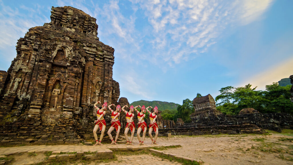 Tết tại Khu đền tháp Mỹ Sơn 1