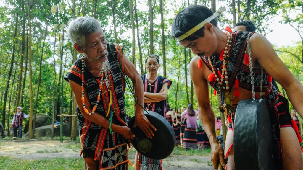 Chạm nhịp xuân nguyên bản của người Cơ Tu 13