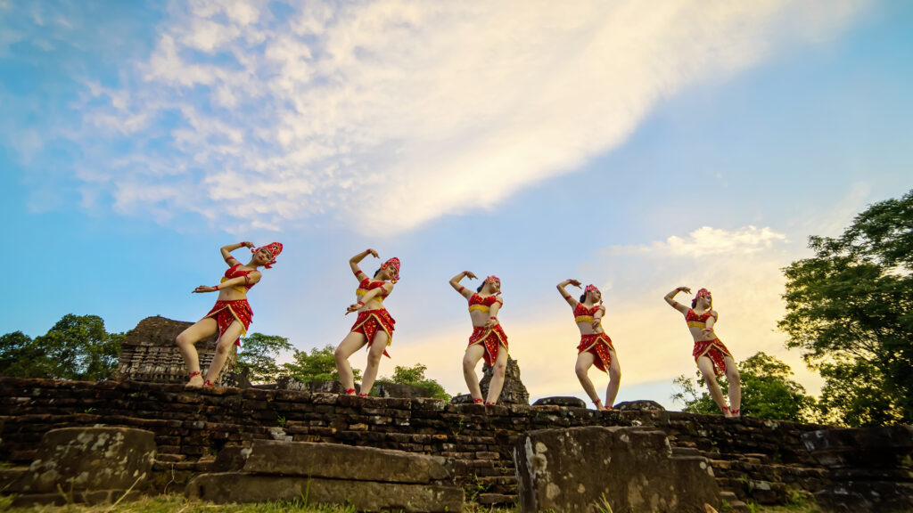 Tết tại Khu đền tháp Mỹ Sơn 2