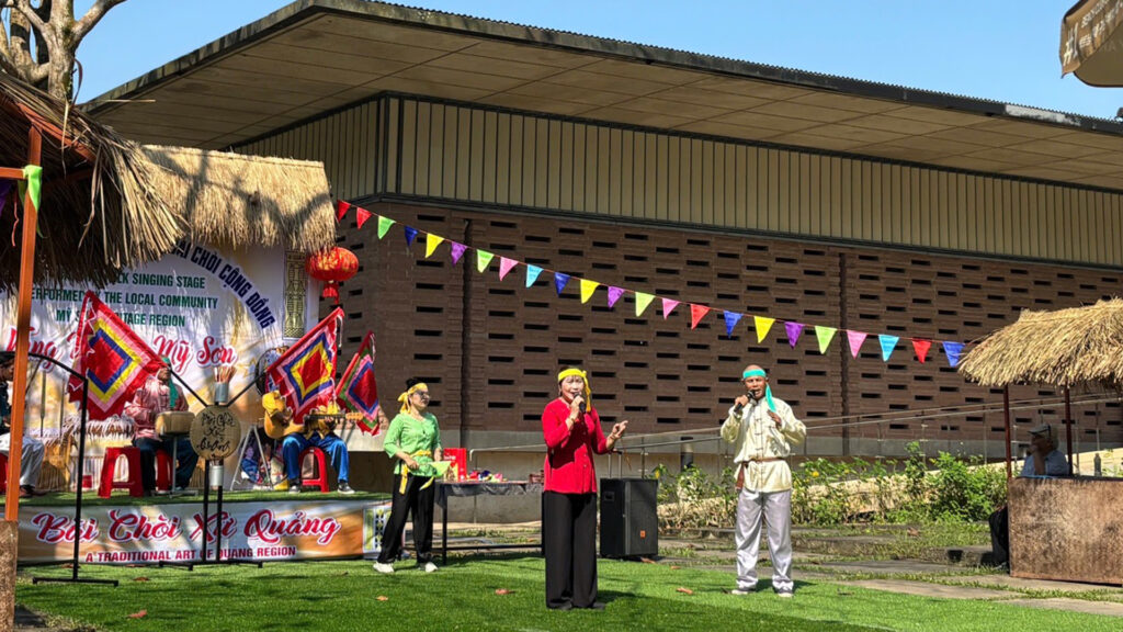 Tết tại Khu đền tháp Mỹ Sơn 15