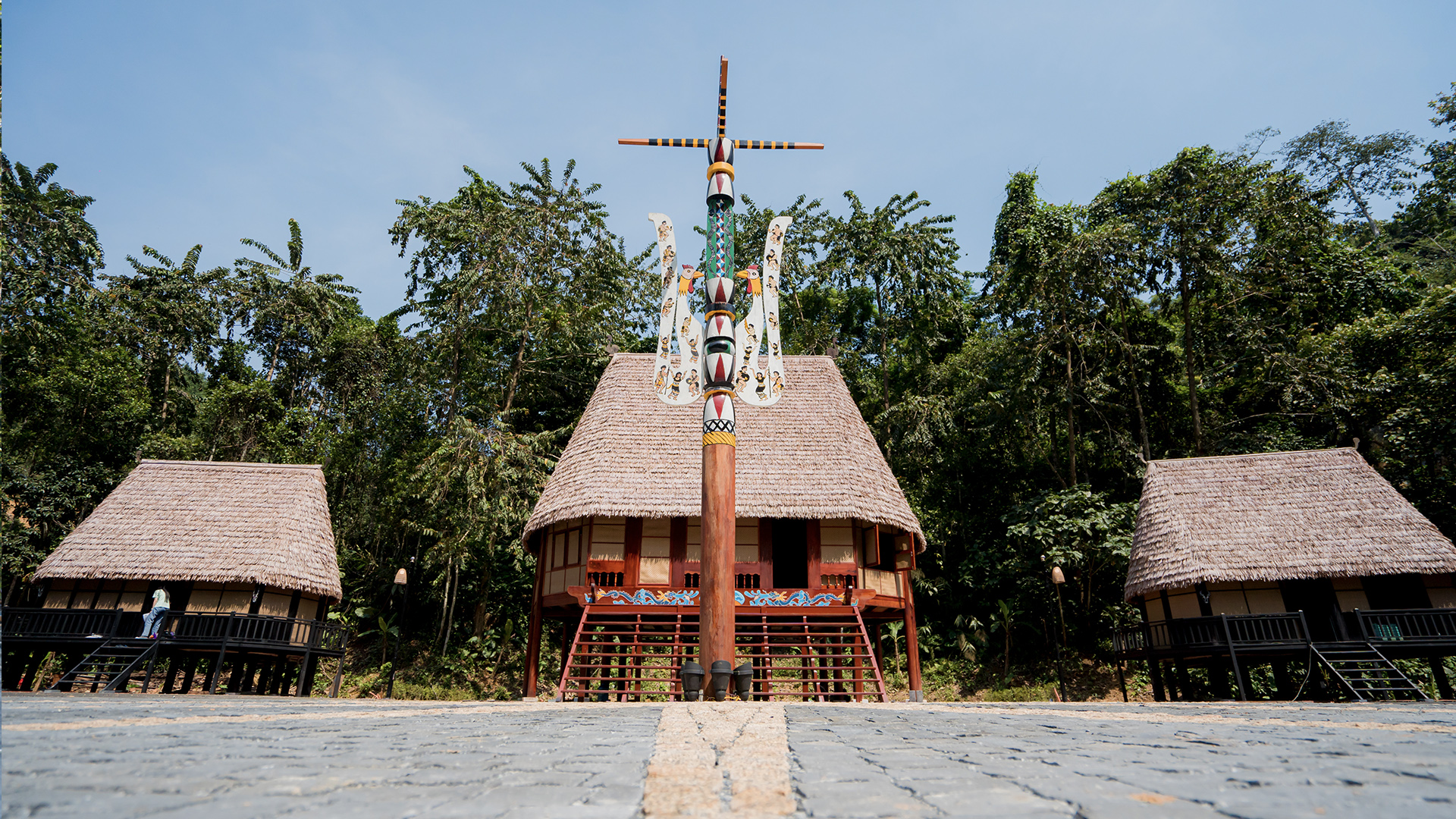 Touching Co Tu Identity through the Show “Sacred Dragon Land” 3