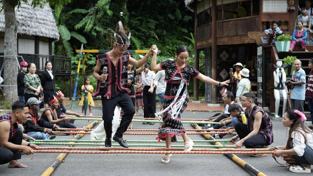 Dong Giang Heaven’s Gate Ecotourism Area 14