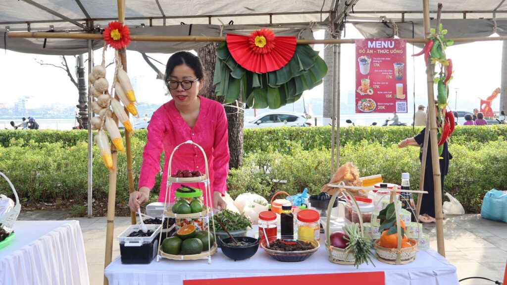 Phiên chợ ngày Tết 2026 5