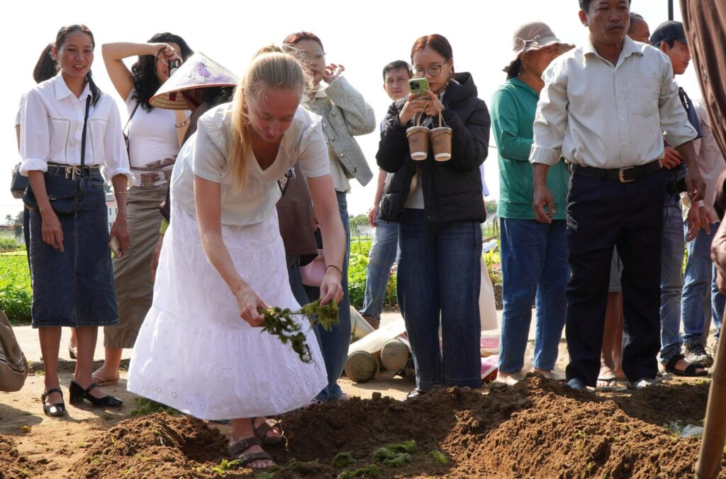 le-hoi-cau-bong-tra-que 8