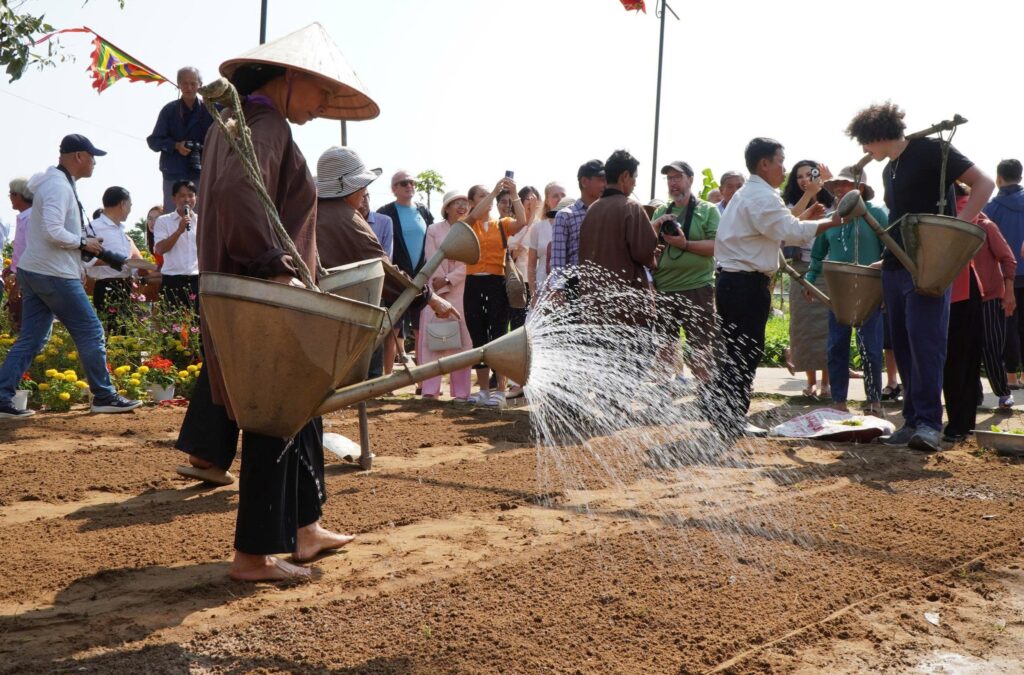 le-hoi-cau-bong-tra-que 9