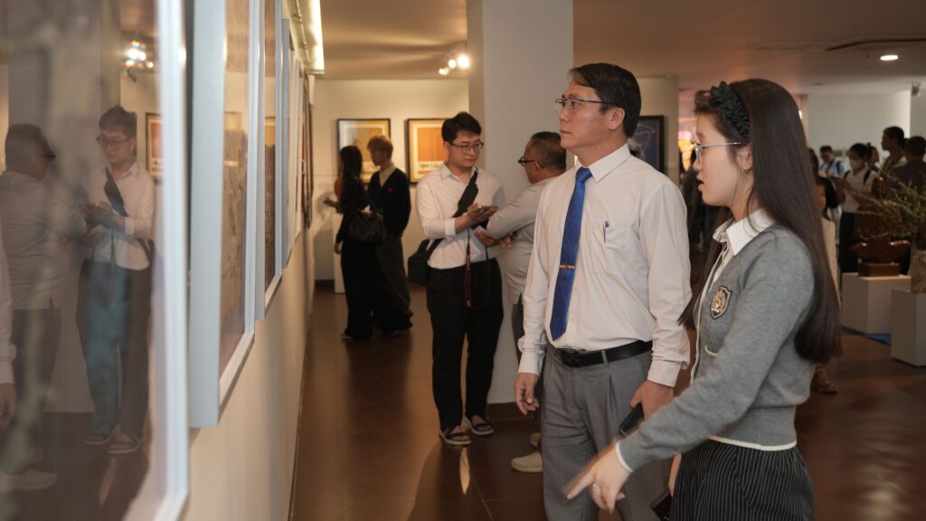 Ngựa và hoa tại Bảo tàng Mỹ Thuật Đà Nẵng 4