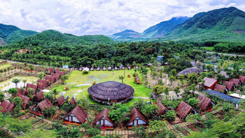 Đón Tết tại Làng Lá – Chạm về tĩnh lặng giữa mùa xuân nguyên bản