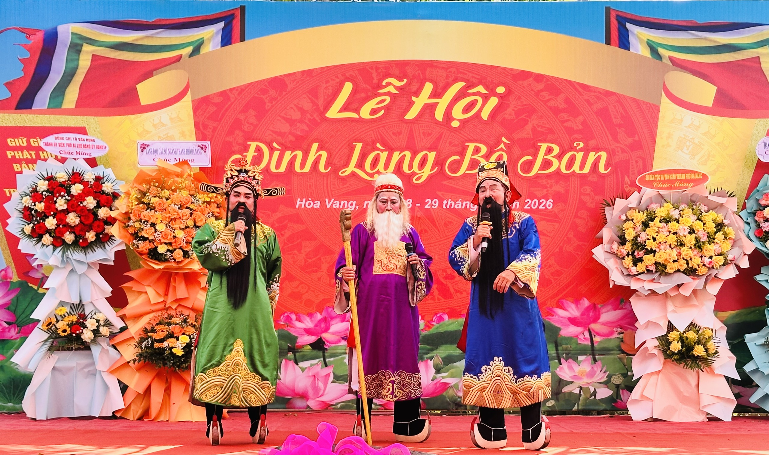 Sôi động các hoạt động trải nghiệm văn hoá dân gian tại Lễ hội đình làng Bồ Bản 2026