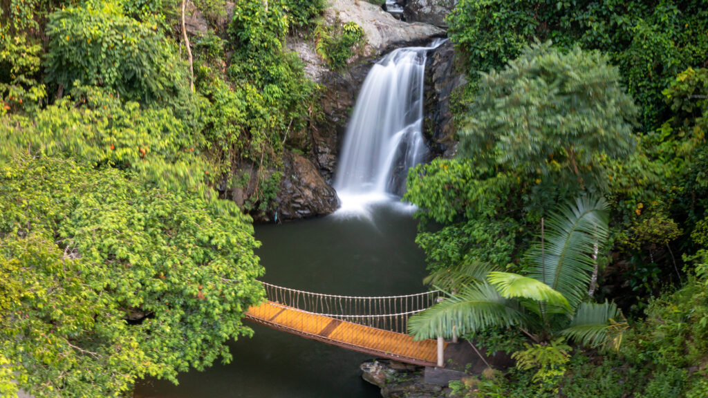 Giá vé Khu du lịch sinh thái Cổng Trời Đông Giang