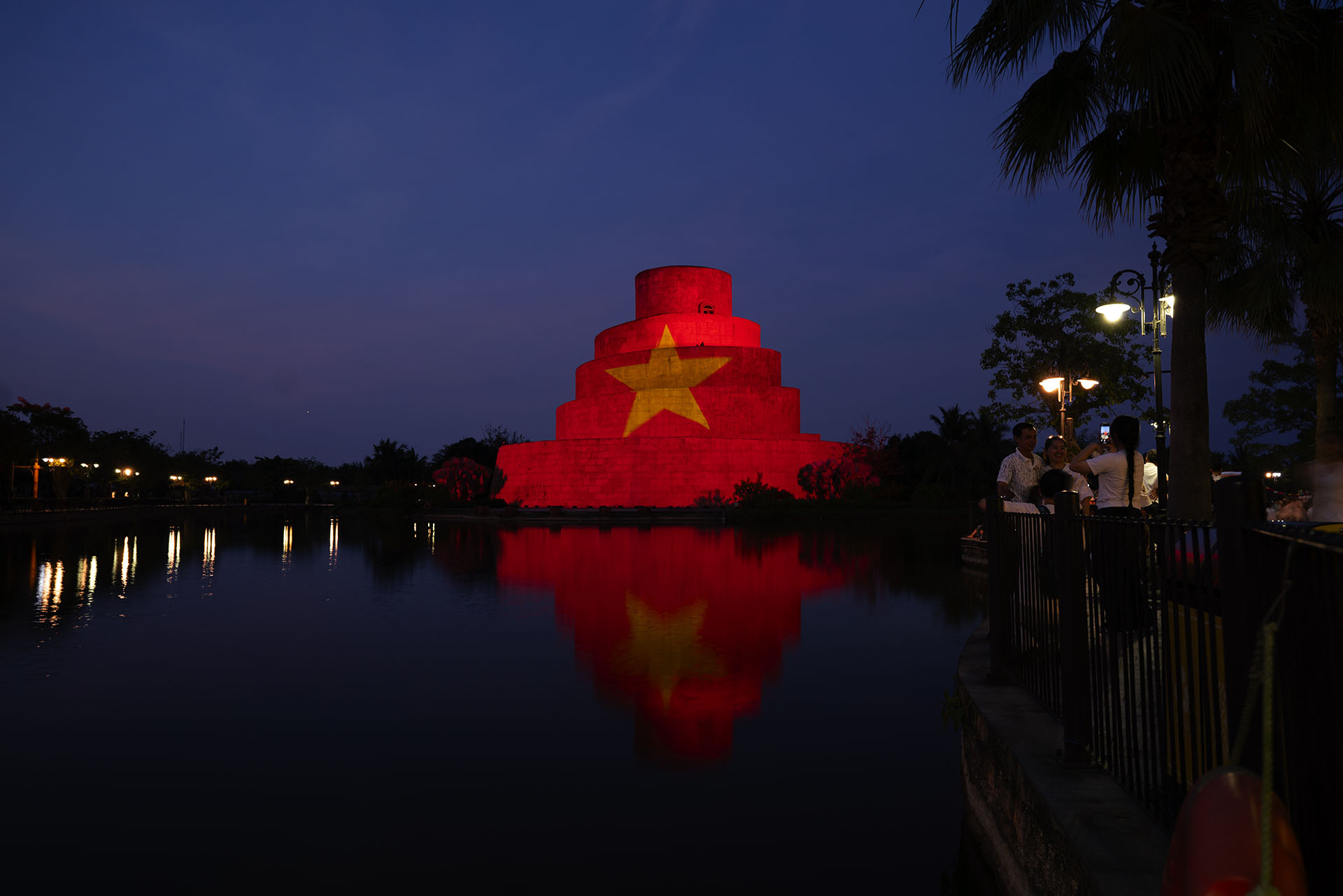 Chạm vào niềm tự hào – Dịp đại lễ tại VinWonders Nam Hội An