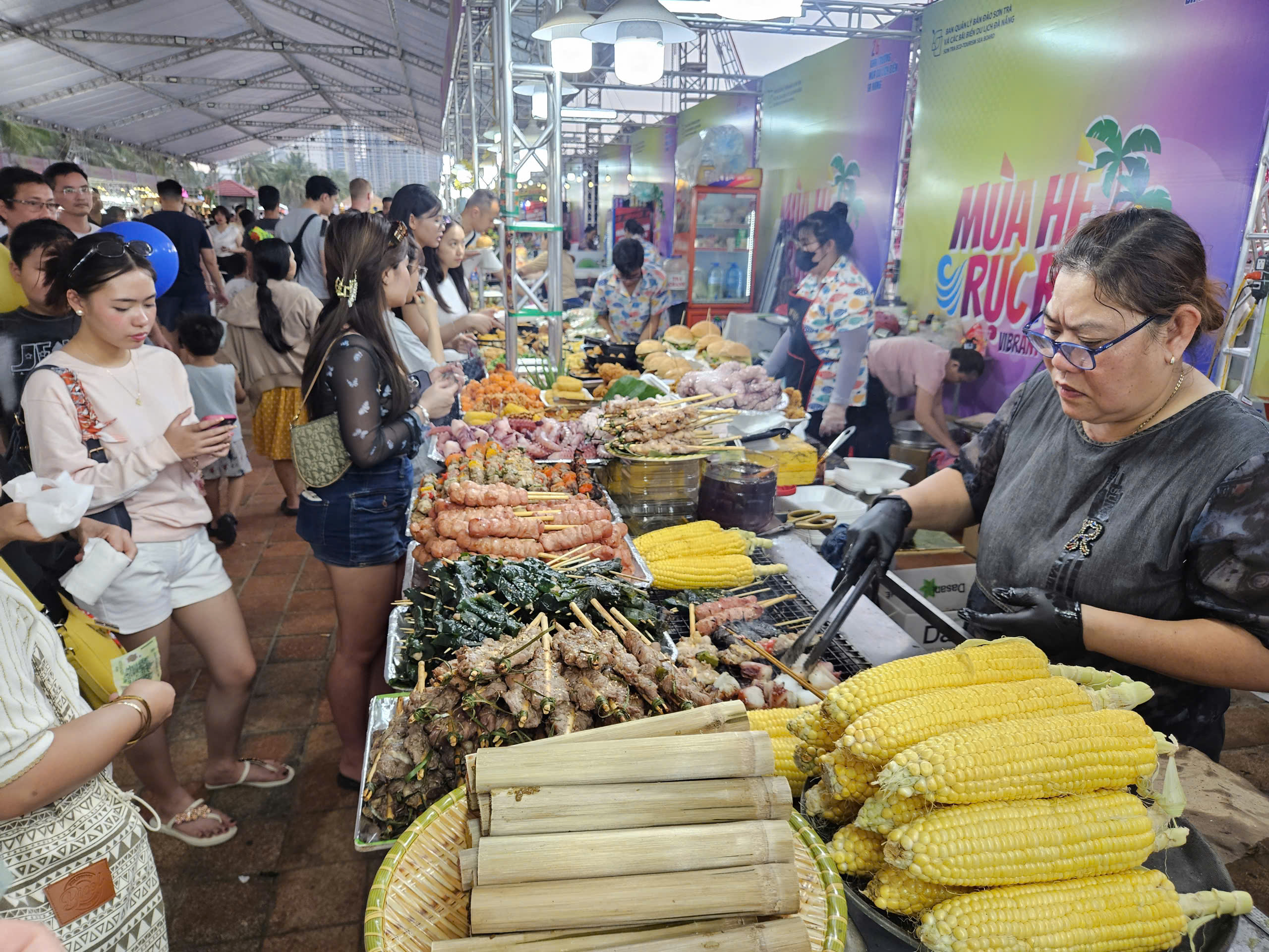 Sôi động không gian ẩm thực “Hương vị Việt”