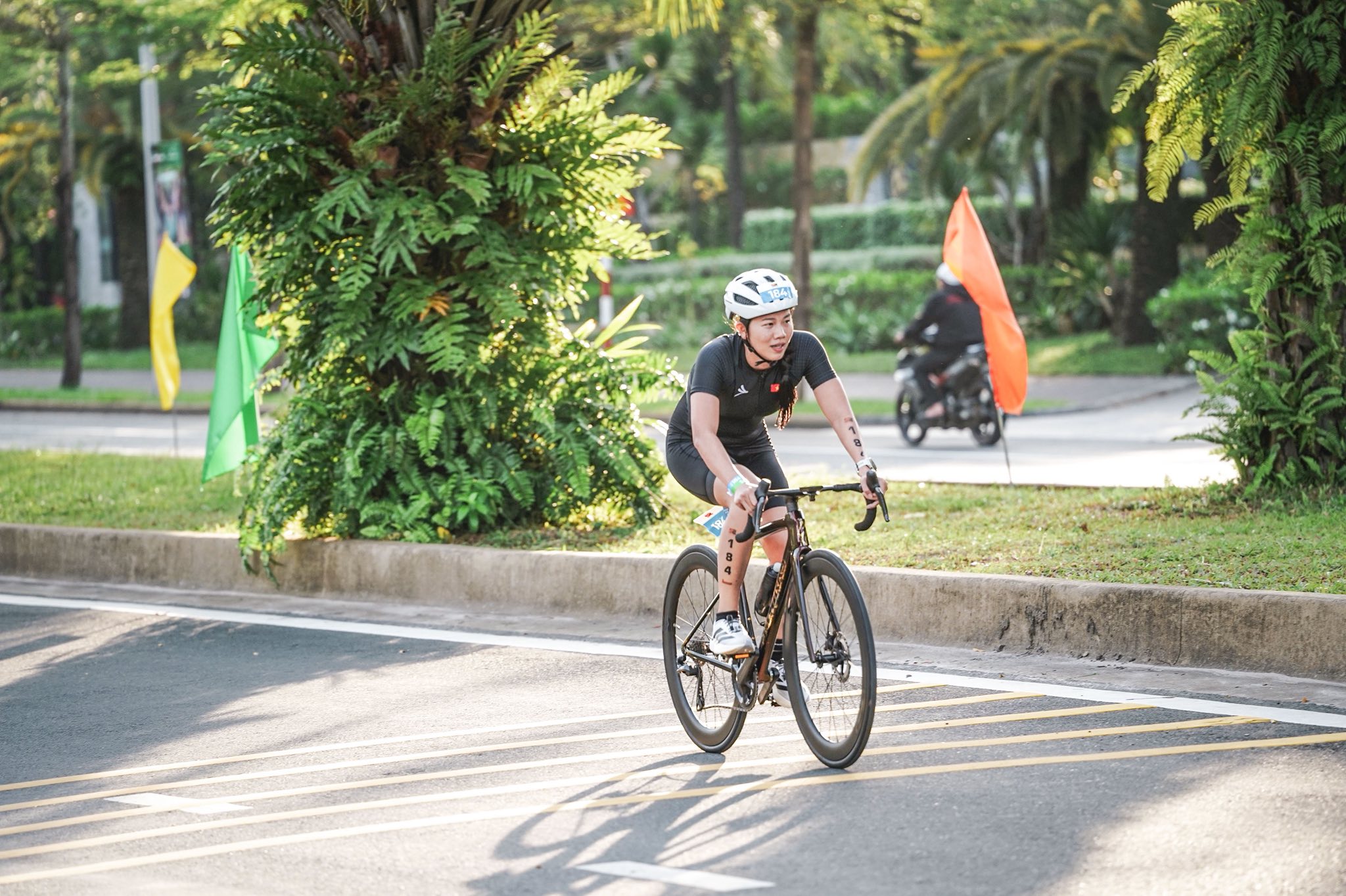Nguyễn Thị Ánh Viên chinh phục VNG IRONMAN 70.3 Đà Nẵng 2026