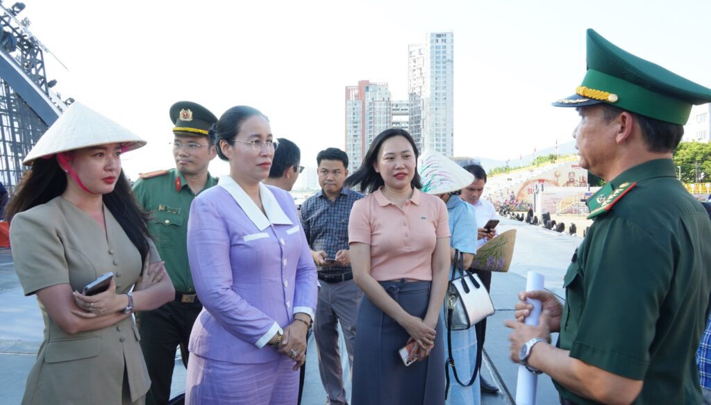 Phó Chủ tịch UBND thành phố Nguyễn Thị Anh Thi kiểm tra công tác chuẩn bị tổ chức Lễ hội Pháo hoa Quốc tế Đà Nẵng