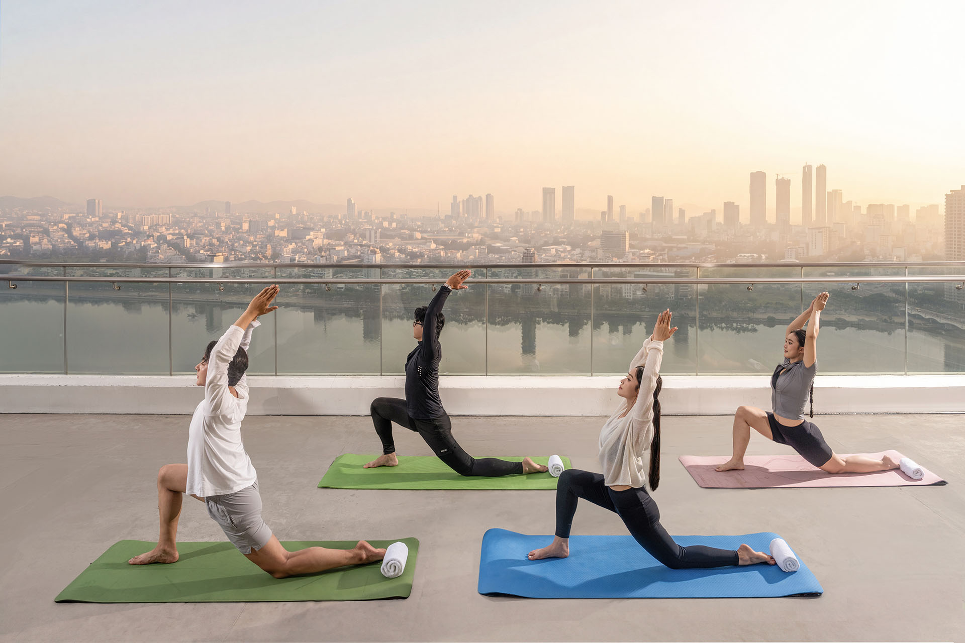 Ngắm nhìn Đà Nẵng từ một góc độ khác tại Cloud 31 – Crowne Plaza Đà Nẵng City Centre