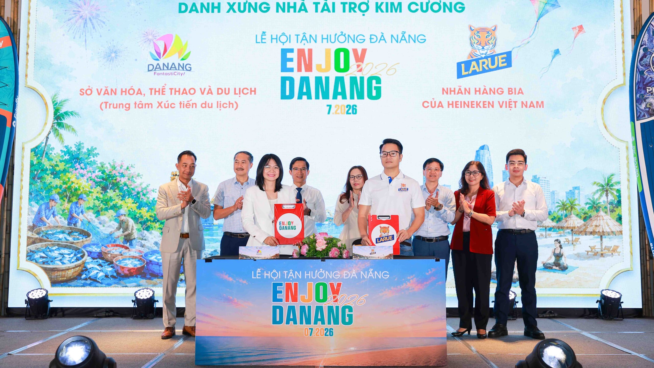 Bia Larue đồng hành cùng “Lễ hội Tận hưởng Đà Nẵng 2026 ”, tiếp nối hành trình gắn kết vì sự phát triển văn hóa và du lịch Đà Nẵng, miền Trung