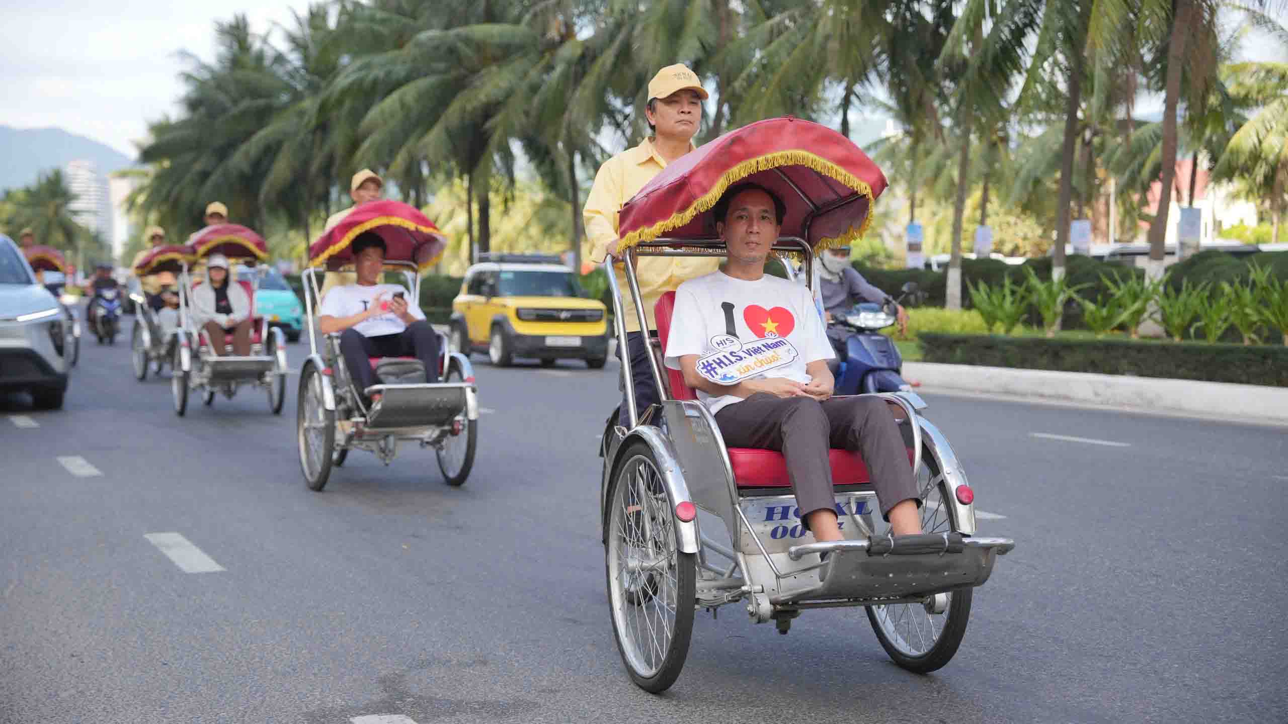 Chương trình trao tặng đồng phục xích lô du lịch “Đồng hành cùng xích lô du lịch – Lan tỏa hình ảnh Đà Nẵng thân thiện”