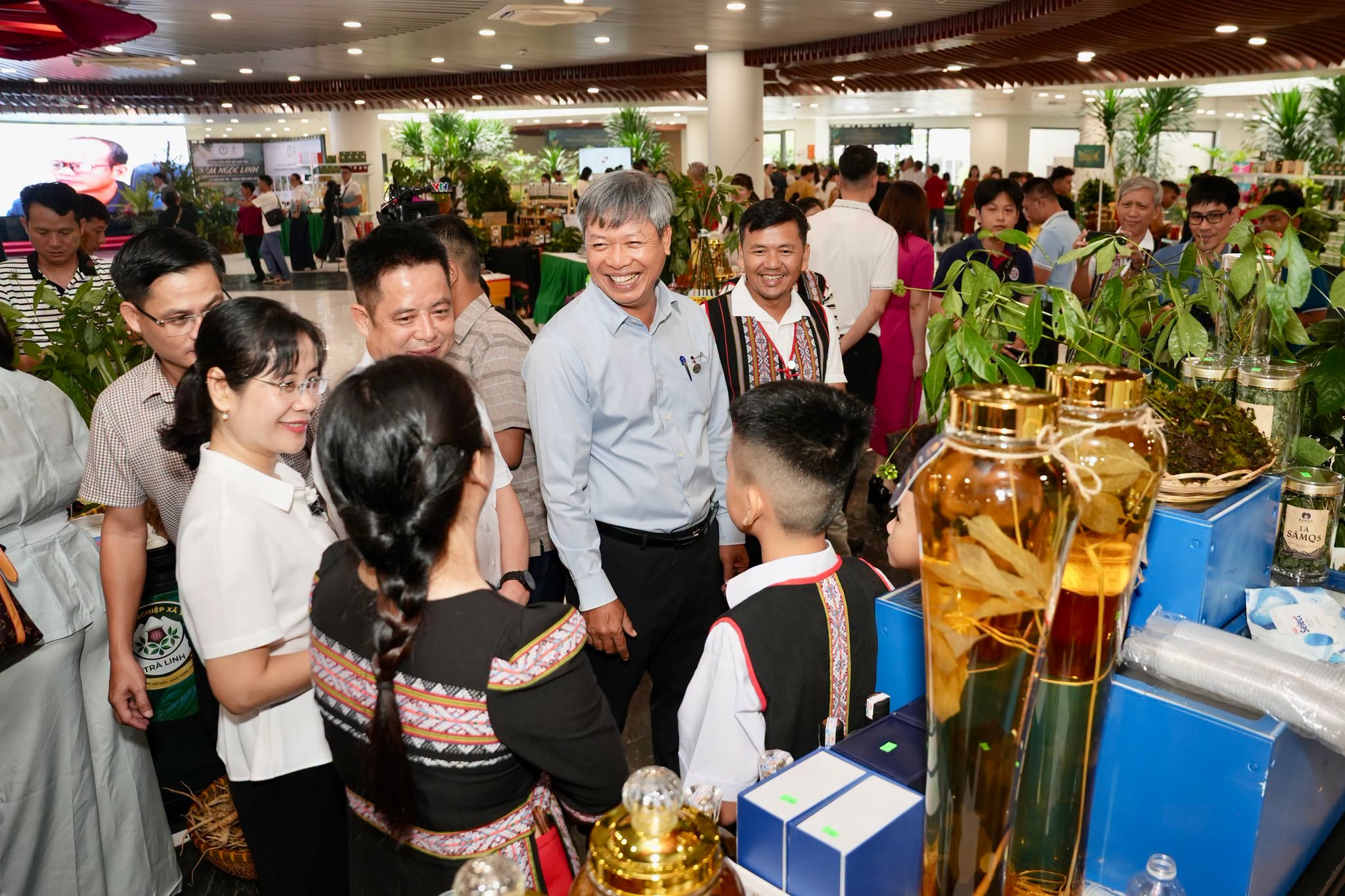 Chính thức khai mạc Không gian trưng bày Sâm Ngọc Linh và Dược liệu quốc tế
