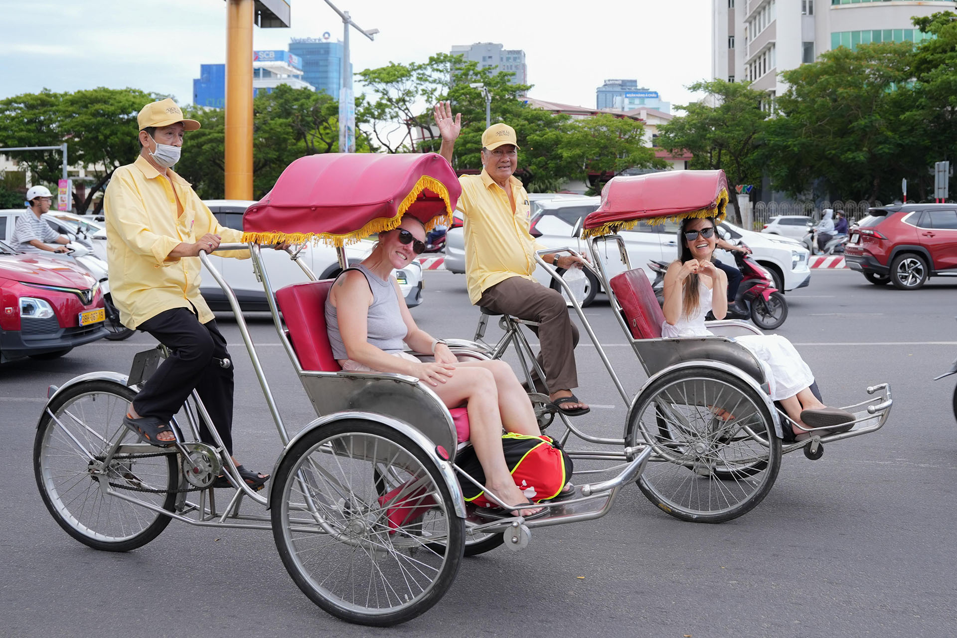 Nâng cao chất lượng đội ngũ Hỗ trợ du khách và xích lô du lịch Đà Nẵng