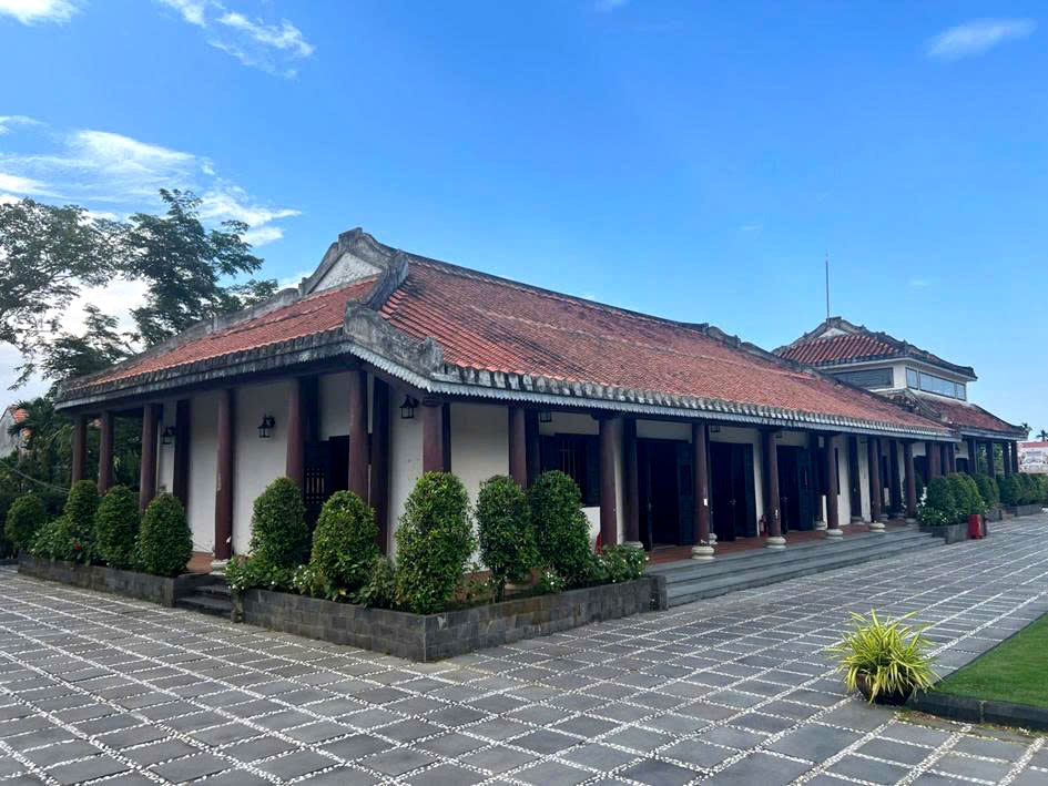 Nha-truong-bay