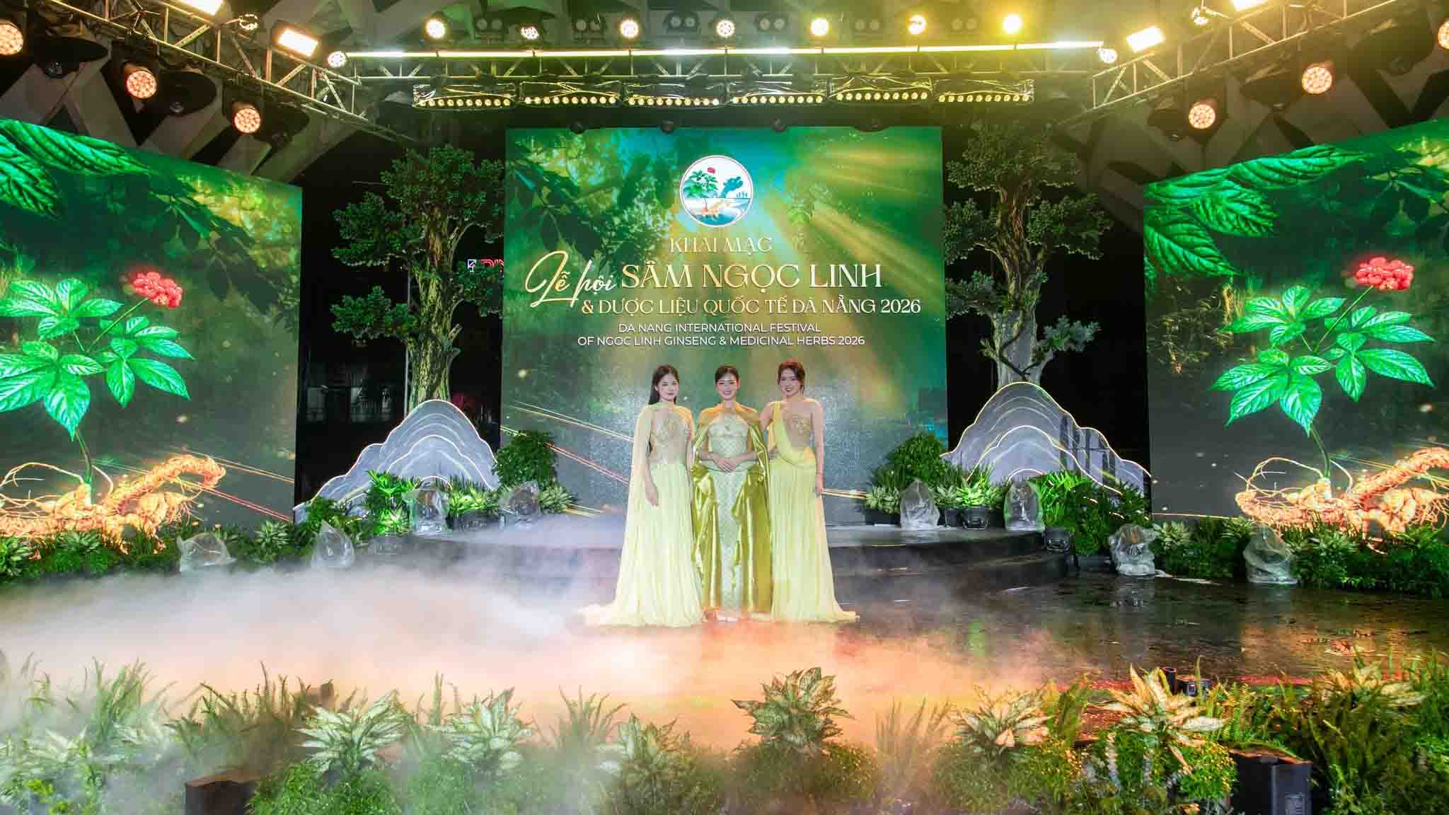 Dàn Hoa hậu Du lịch Việt Nam 2026 tỏa sáng tại Lễ hội Sâm Ngọc Linh