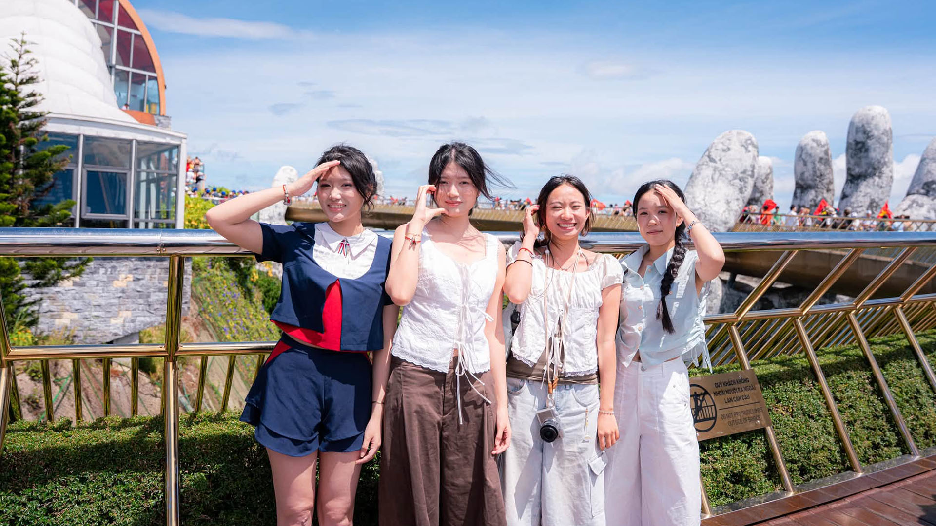 FIRST 18-25 tại Sun Word Ba Na Hills: Hỏi đáp ưu đãi