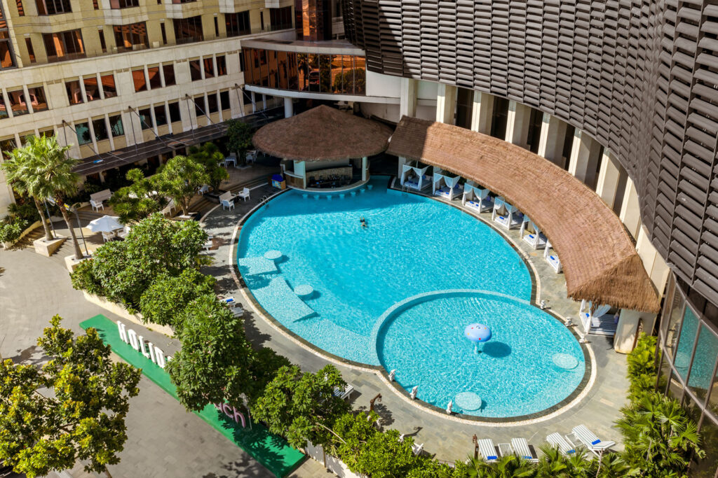 Holiday Beach Hotel Danang hồ bơi vô cực