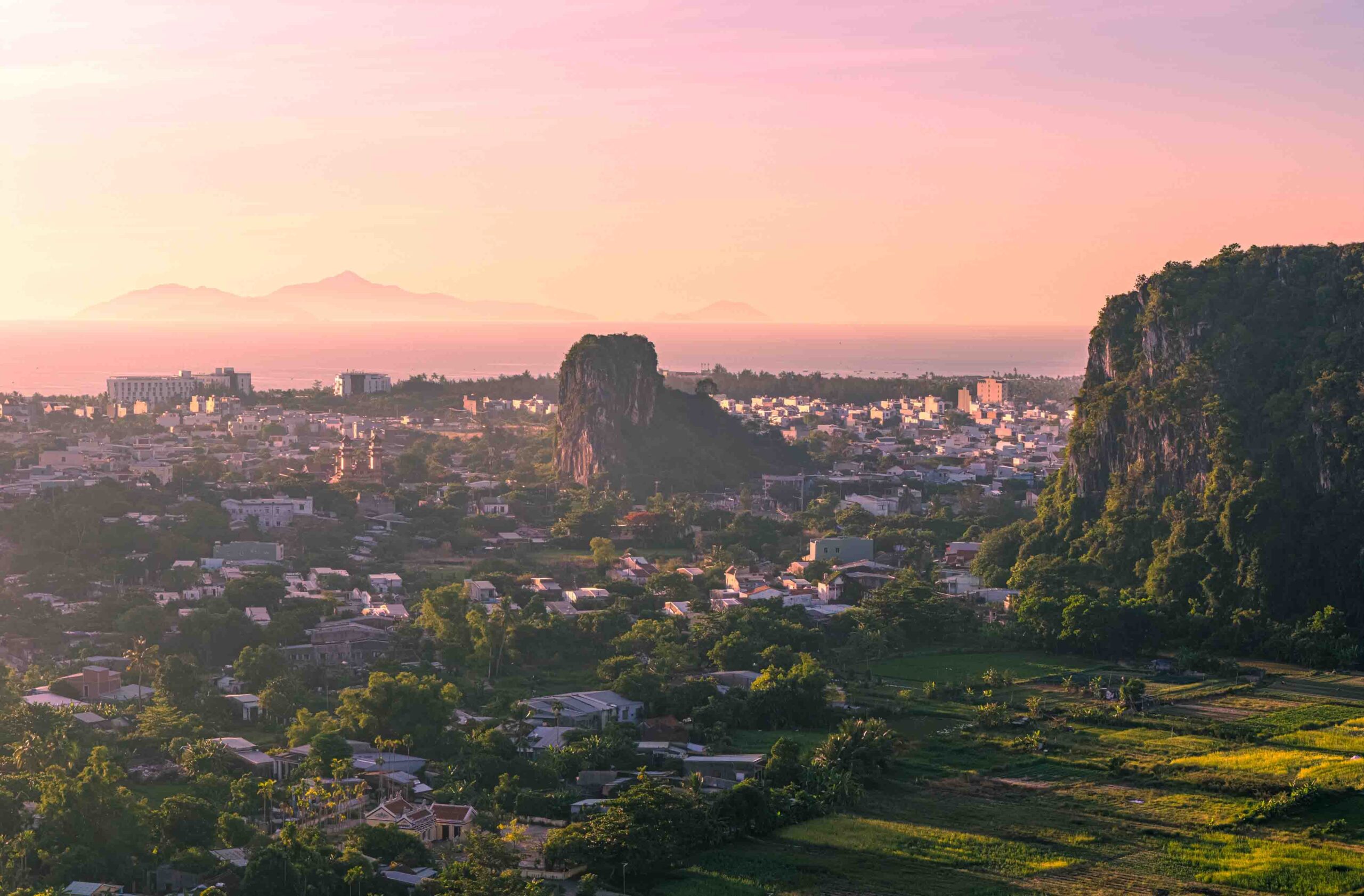 Lonely Planet gợi ý trải nghiệm ba ngày cuối tuần ở Đà Nẵng