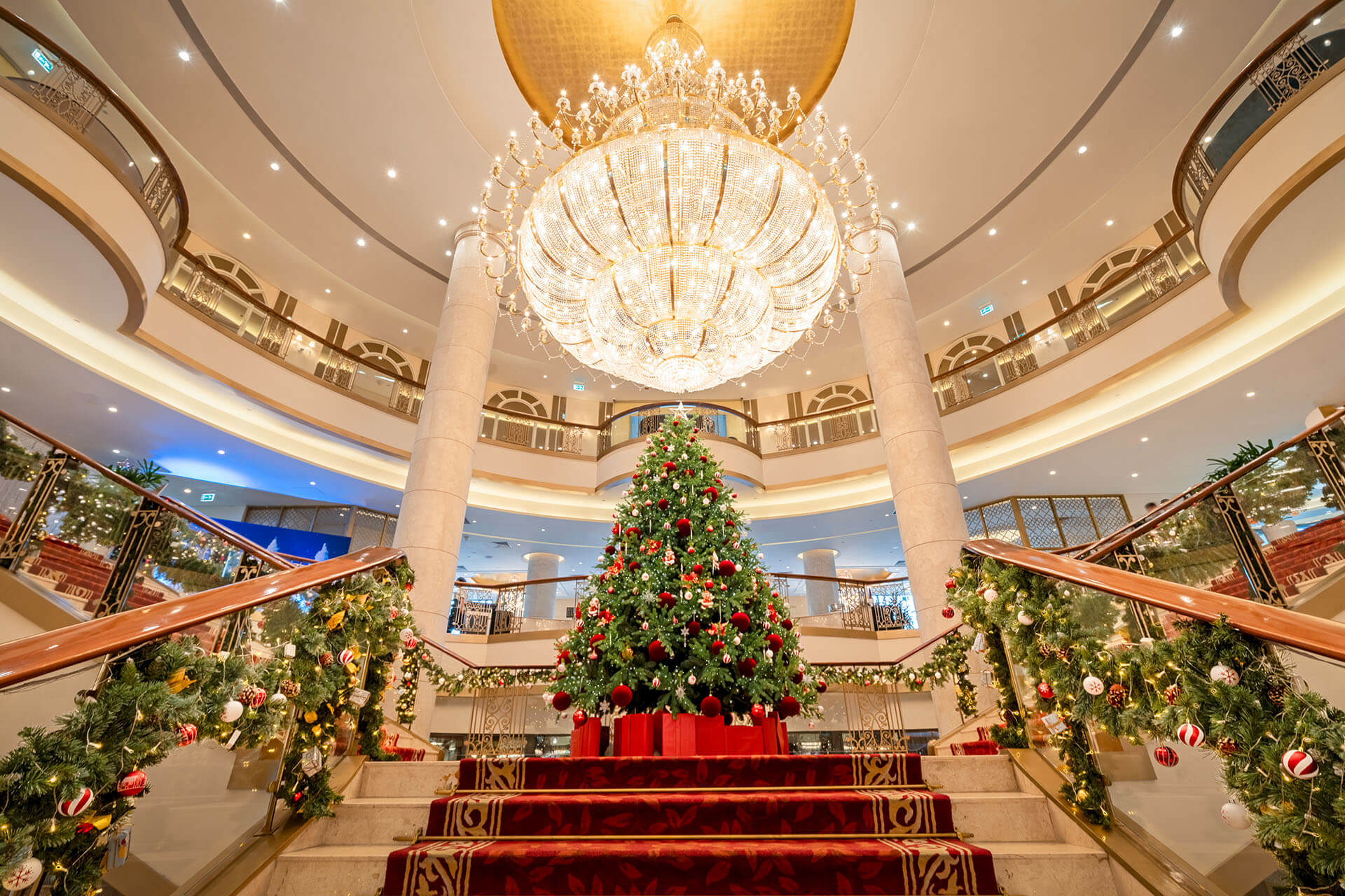 Tận hưởng mùa lễ hội đầy màu sắc tại Sheraton Grand Danang Beach & Spa